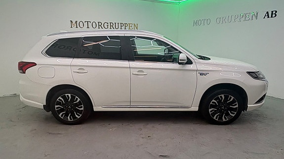 Mitsubishi Outlander 18 of 30