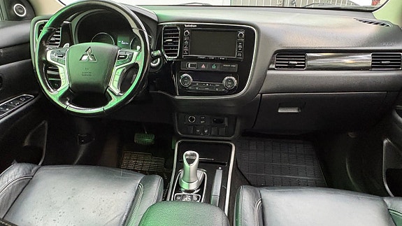 Mitsubishi Outlander 25 of 30