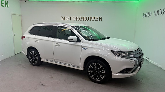 Mitsubishi Outlander 3 of 5