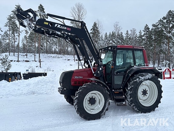Traktor Valtra 6550 med lastare