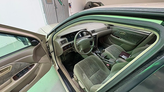 Toyota Camry 22 of 24