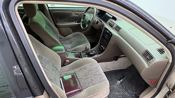 Toyota Camry 24 of 24
