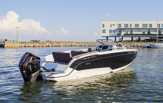 Hydrolift X-26 SR / Mercury 450R / 2022 / Demo- & momsbåt