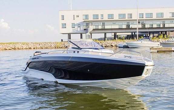 Hydrolift X-26 SR / Mercury 450R / 2022 / Demo- & momsbåt 4 of 5