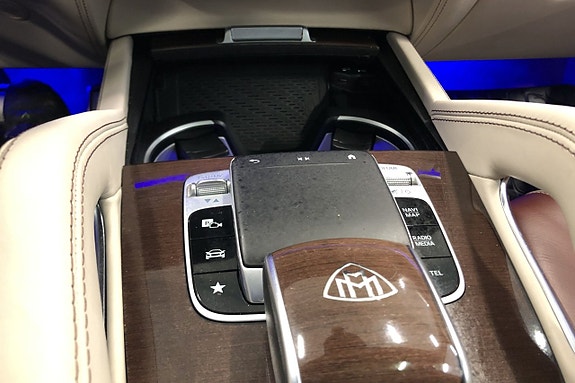 Mercedes-Benz GLS600 24 of 26
