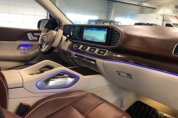 Mercedes-Benz GLS600 17 of 26