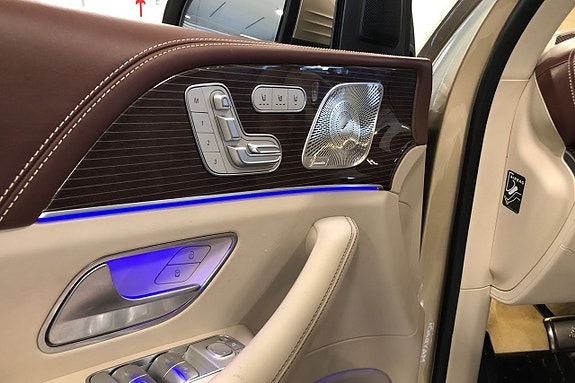 Mercedes-Benz GLS600 26 of 26