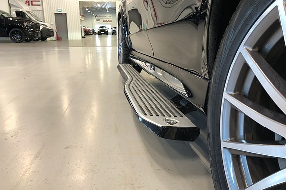Mercedes-Benz GLS600 21 of 26