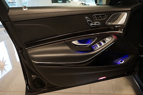 Mercedes-Benz S400 4 of 5