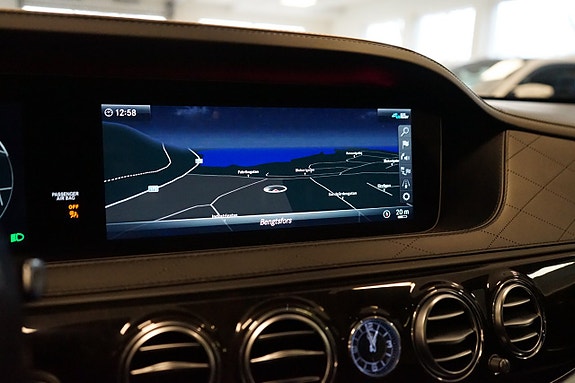 Mercedes-Benz S400 9 of 26