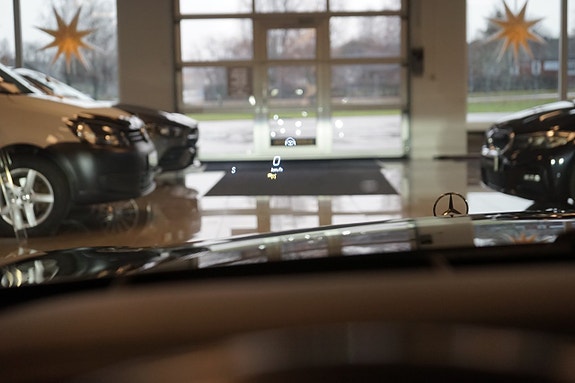 Mercedes-Benz S400 12 of 26