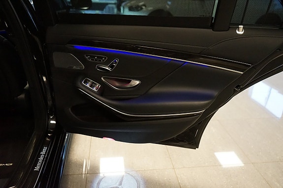 Mercedes-Benz S400 17 of 26
