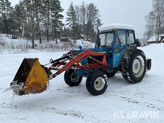 Veterantraktor Ford 5000 med lastare och bete