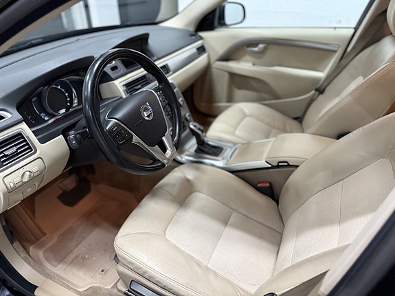 Volvo V70 7 of 13