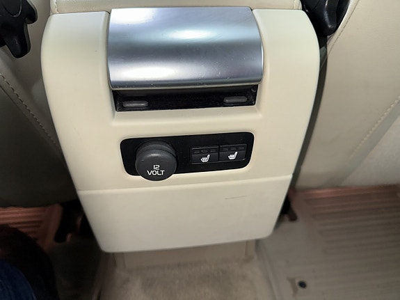Volvo V70 12 of 13
