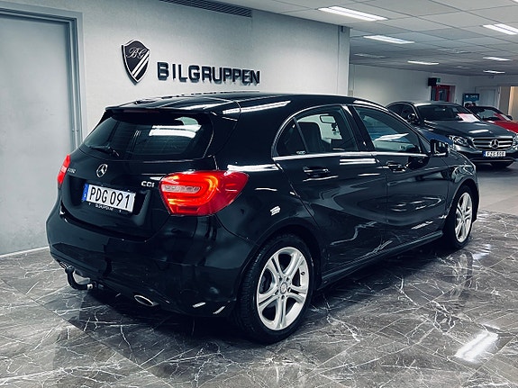 Mercedes-Benz A180 4 of 5