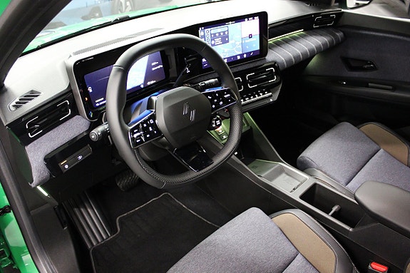 Renault 5 E-Tech 2 of 5
