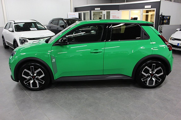 Renault 5 E-Tech 13 of 18