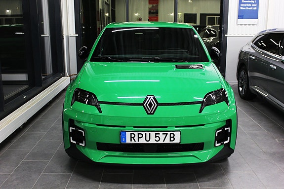 Renault 5 E-Tech 7 of 18