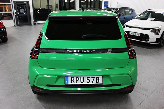 Renault 5 E-Tech 8 of 18