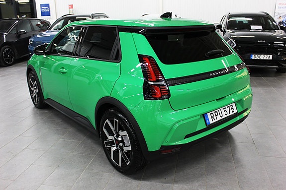 Renault 5 E-Tech 3 of 5