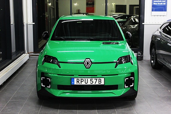 Renault 5 E-Tech 16 of 18