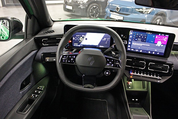 Renault 5 E-Tech 15 of 18
