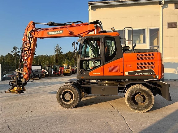 Doosan DX160W-5