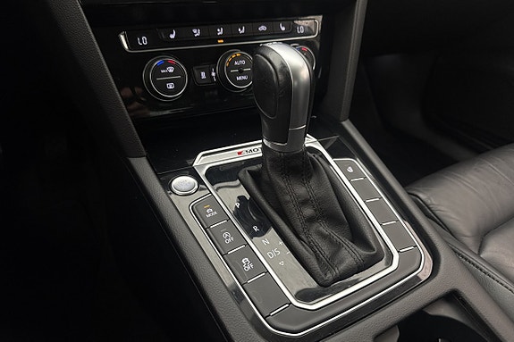 Volkswagen Passat 18 of 26