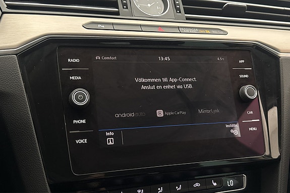 Volkswagen Passat 15 of 26