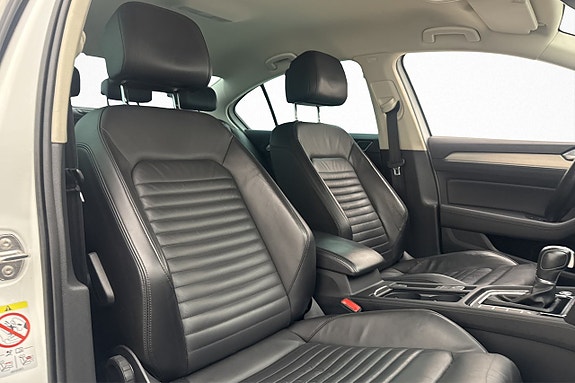 Volkswagen Passat 9 of 26