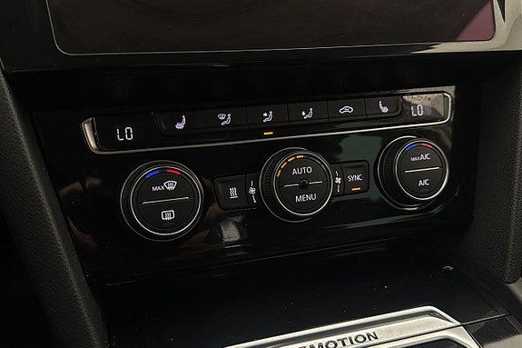Volkswagen Passat 19 of 26