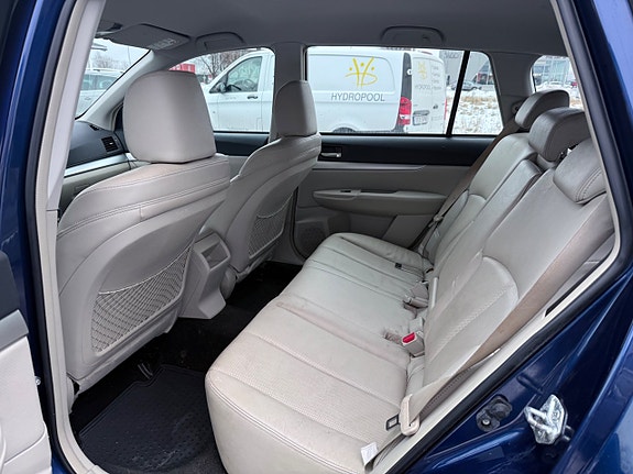 Subaru Outback 7 of 12