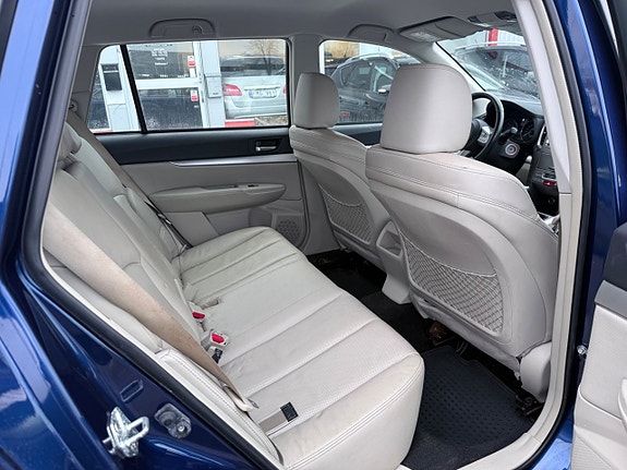 Subaru Outback 9 of 12