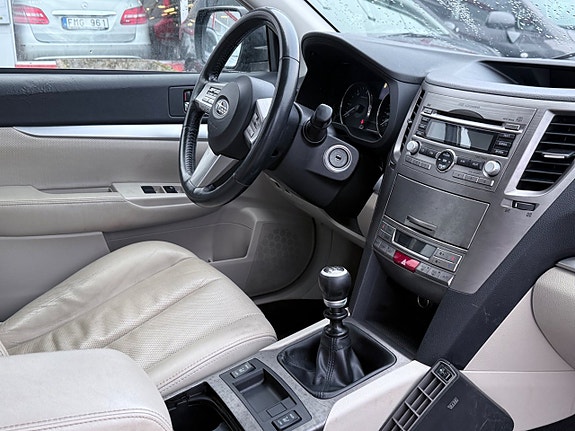 Subaru Outback 10 of 12