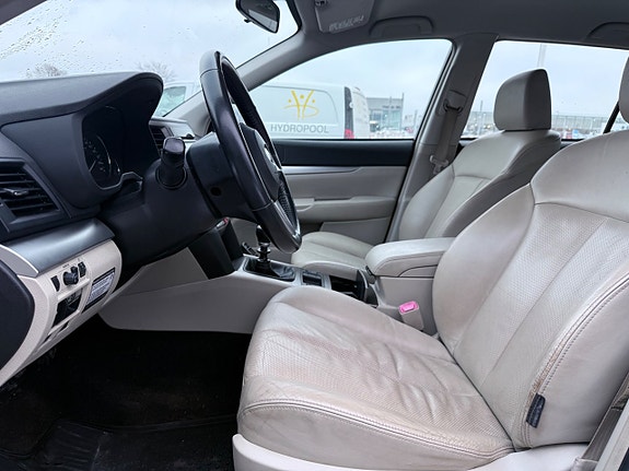 Subaru Outback 6 of 12