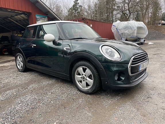MINI Cooper 3 of 5