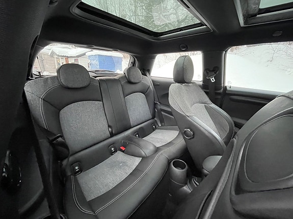MINI Cooper 9 of 15