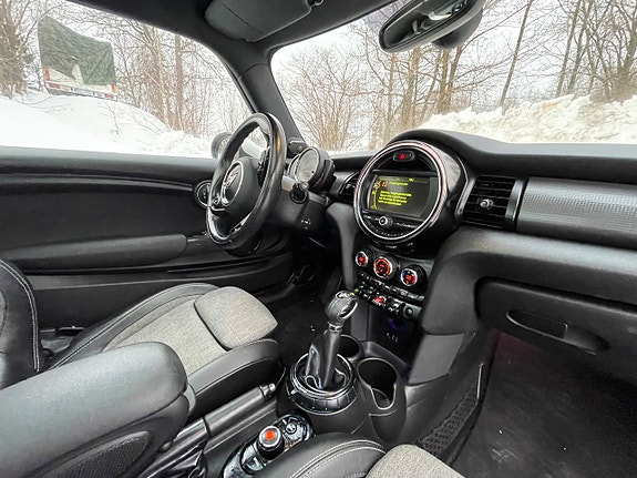 MINI Cooper 10 of 15