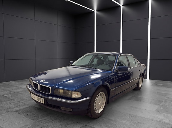 BMW 728i