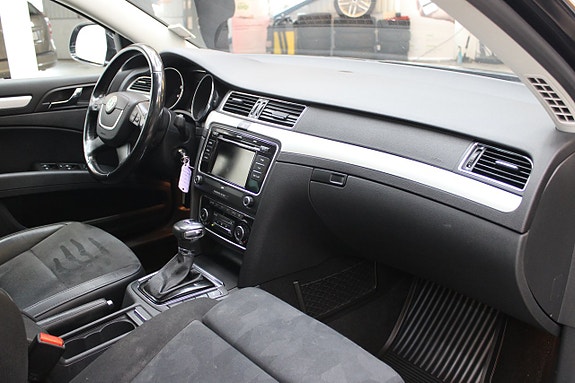 Skoda Superb 10 of 13