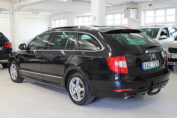 Skoda Superb 14 of 16