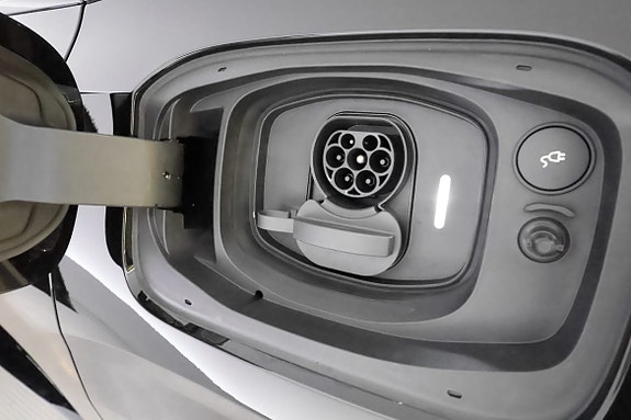 Volvo ES90 18 of 30