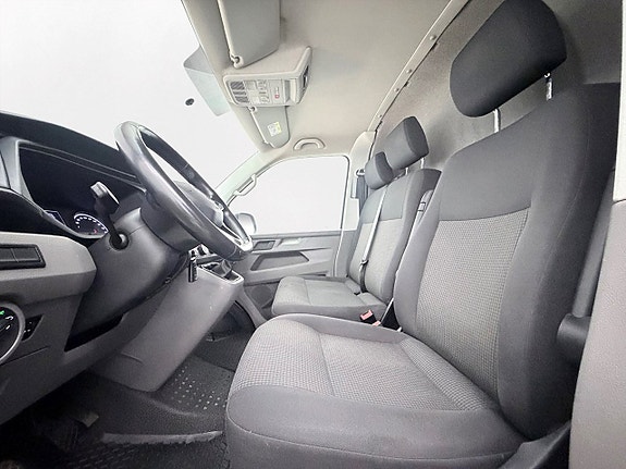 Volkswagen Transporter 12 of 30