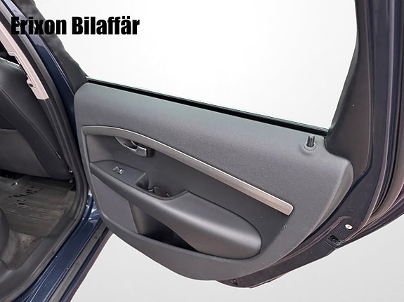 Volvo V70 25 of 27