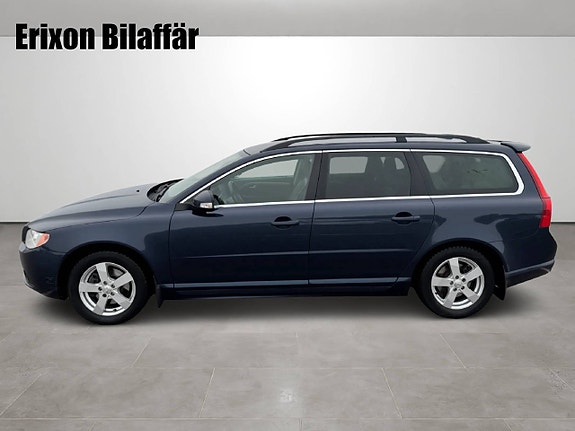 Volvo V70 2 of 27