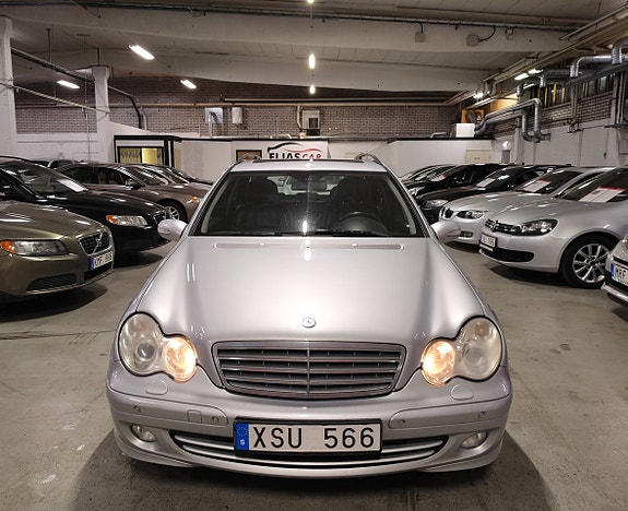 Mercedes-Benz C200 5 of 17