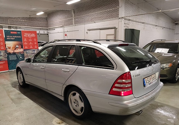 Mercedes-Benz C200 3 of 17