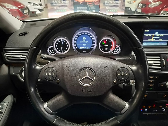 Mercedes-Benz E250 14 of 20
