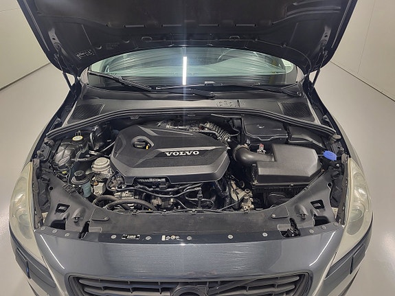 Volvo S60 8 of 14